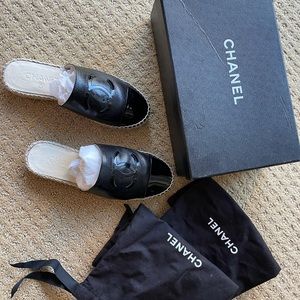 Rare Chanel Black Espadrille Mules CC logo